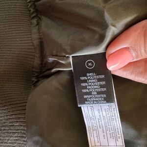 Women’s puffer jacket with pockets